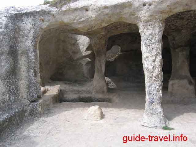 Пещерный храмовый комплекс в Эски-Кермен