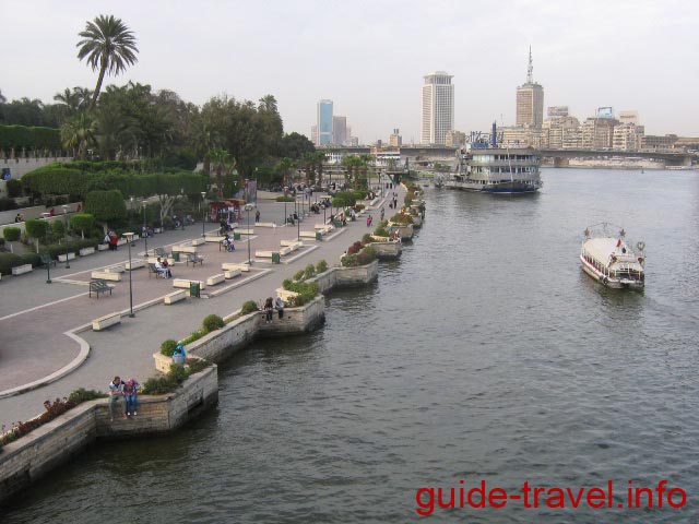 Набережная Нила на острове в Каире