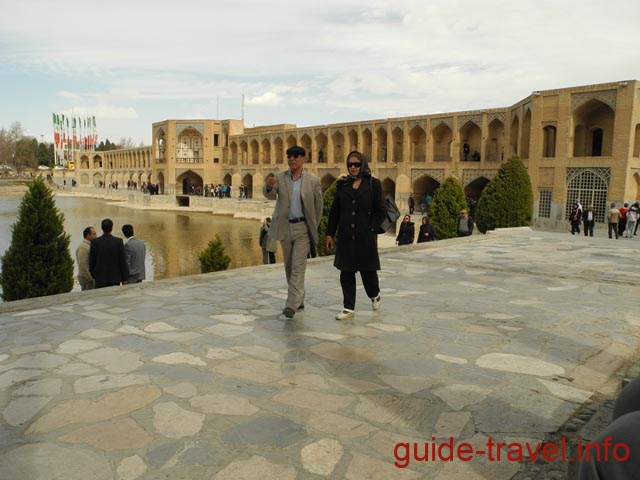 Исфаханский мост Хаджу