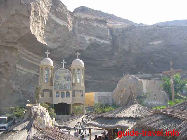 Коптская церковь в скалах, Каир